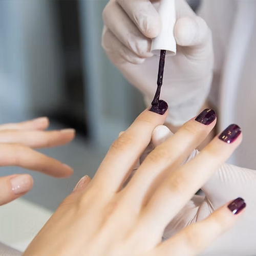 Applicazione Smalto Semipermanente Mani