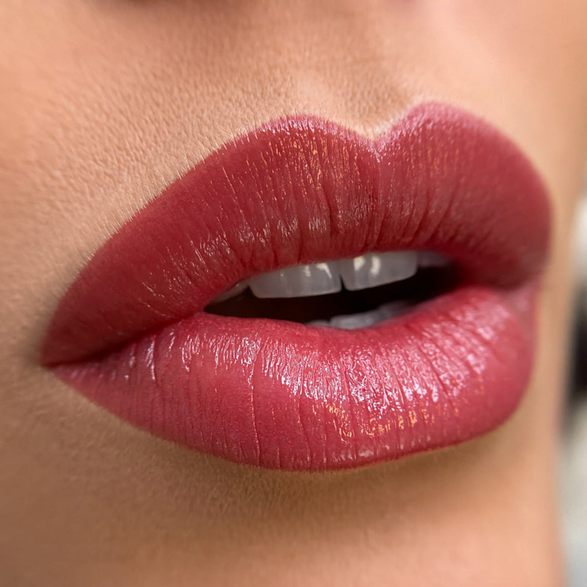 Trucco Semipermanente Contorno Labbra e Sfumatura Interna